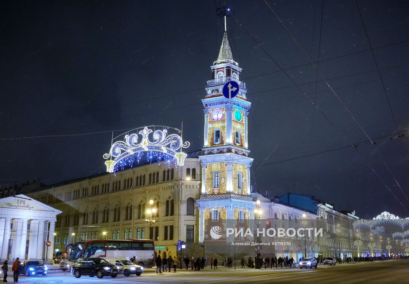 Новогодняя иллюминация на фасаде здания Городской Думы в Санкт-Петербурге. Место: Россия, Санкт-Петербург. Автор: Алексей Даничев/РИА Новости. Украшение Санкт-Петербурга к Новому году