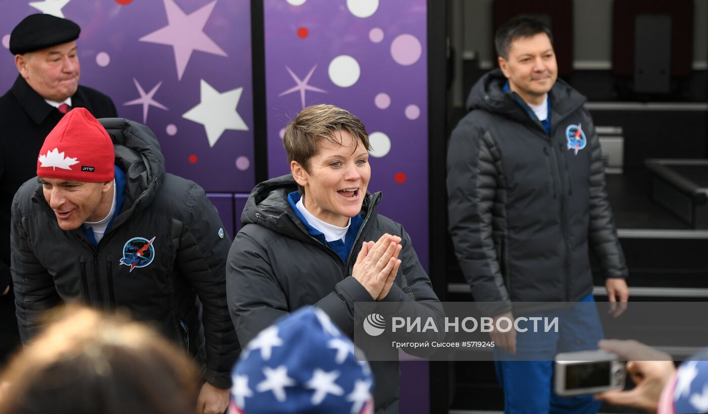 Старт ракеты-носителя "Союз-ФГ" с пилотируемым кораблем "Союз МС-11"