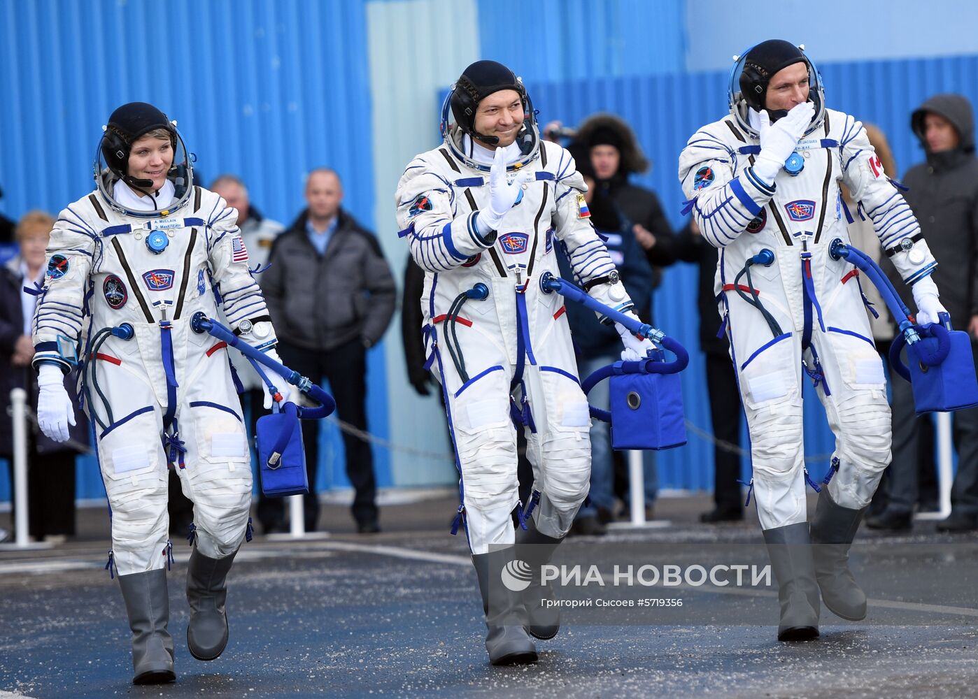 Старт РН "Союз-ФГ" с кораблем "Союз МС-11" с космодрома Байконур