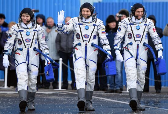 Старт РН "Союз-ФГ" с кораблем "Союз МС-11" с космодрома Байконур