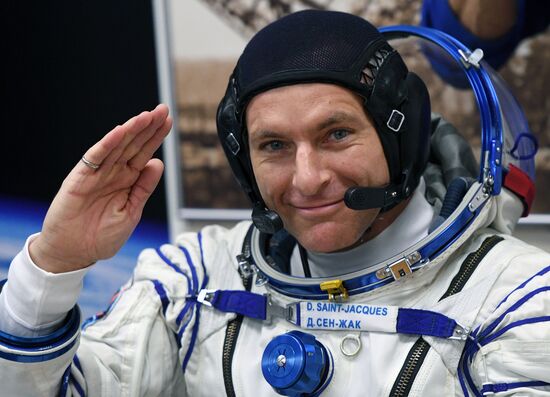 Старт РН "Союз-ФГ" с кораблем "Союз МС-11" с космодрома Байконур