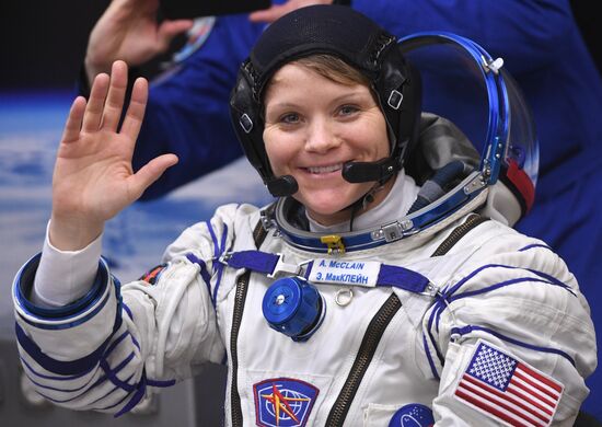 Старт РН "Союз-ФГ" с кораблем "Союз МС-11" с космодрома Байконур