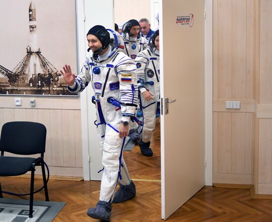 Старт РН "Союз-ФГ" с кораблем "Союз МС-11" с космодрома Байконур