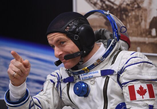 Старт РН "Союз-ФГ" с кораблем "Союз МС-11" с космодрома Байконур