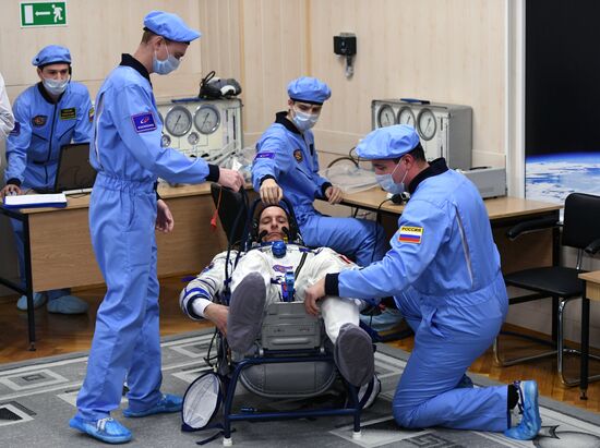 Старт РН "Союз-ФГ" с кораблем "Союз МС-11" с космодрома Байконур