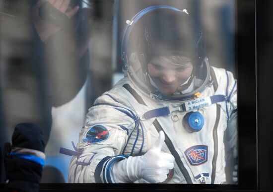 Старт РН "Союз-ФГ" с кораблем "Союз МС-11" с космодрома Байконур