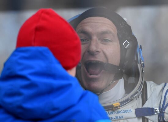 Старт РН "Союз-ФГ" с кораблем "Союз МС-11" с космодрома Байконур