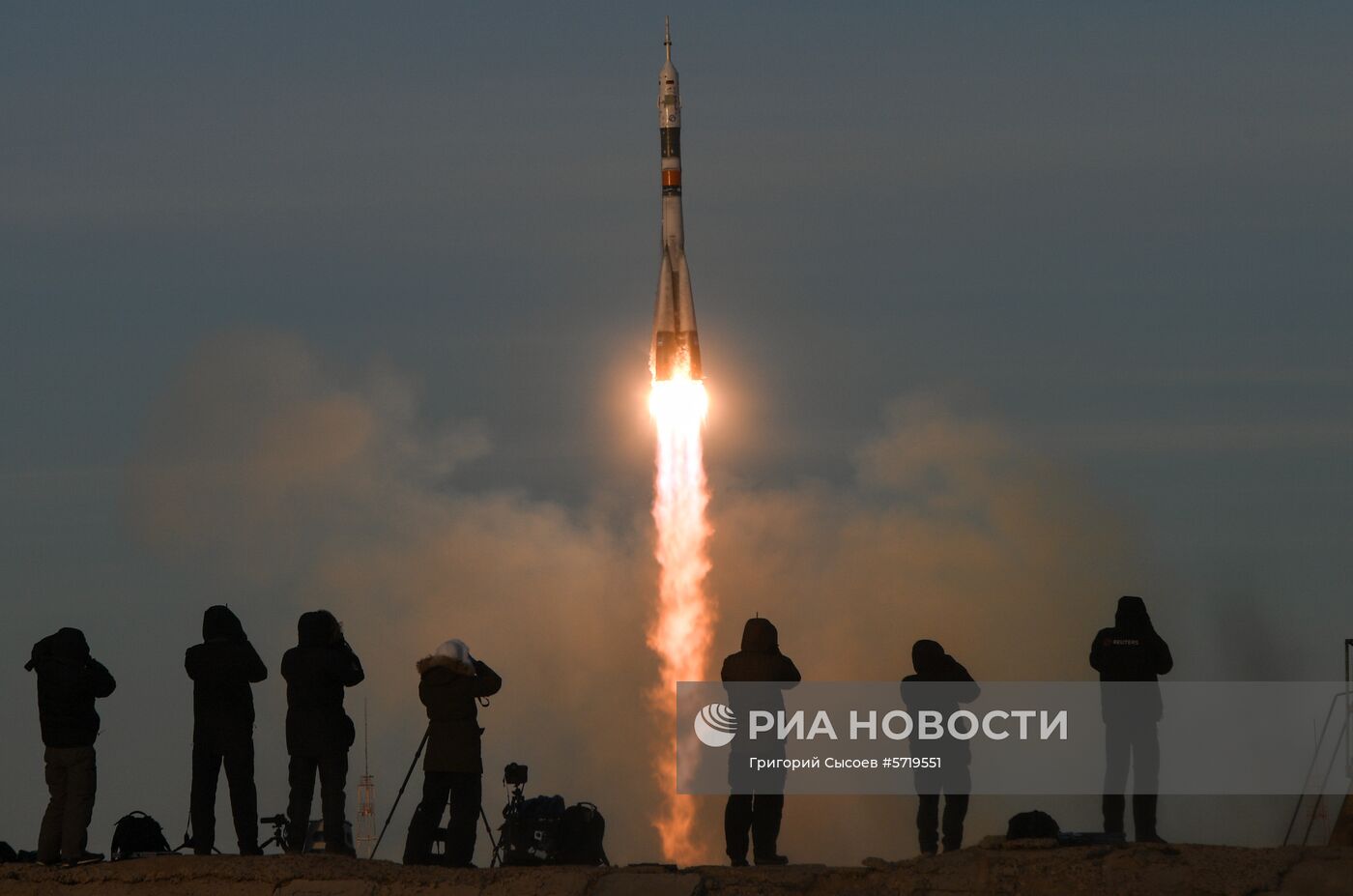 Старт РН "Союз-ФГ" с кораблем "Союз МС-11" с космодрома Байконур