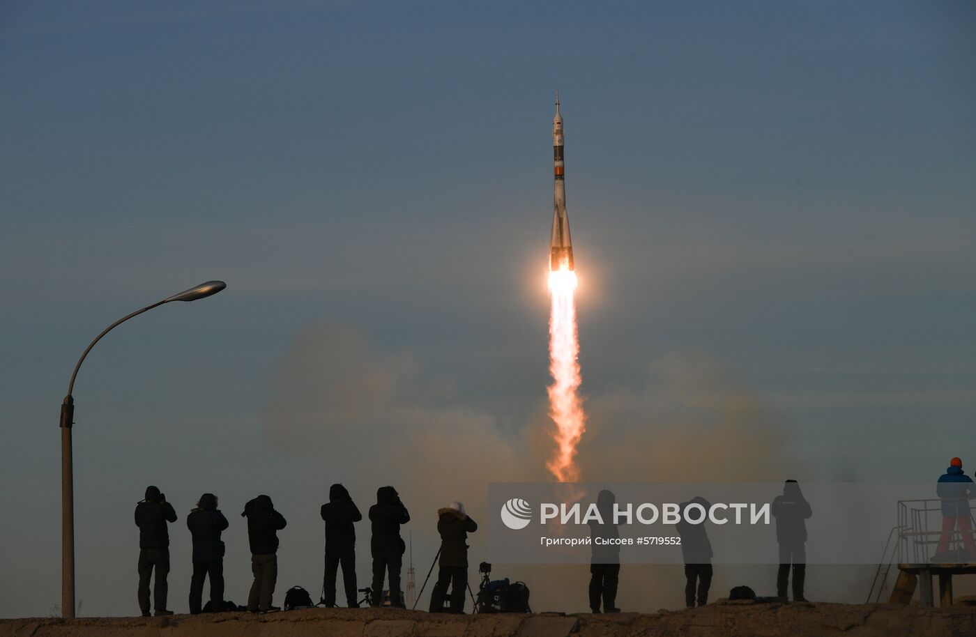 Старт РН "Союз-ФГ" с кораблем "Союз МС-11" с космодрома Байконур