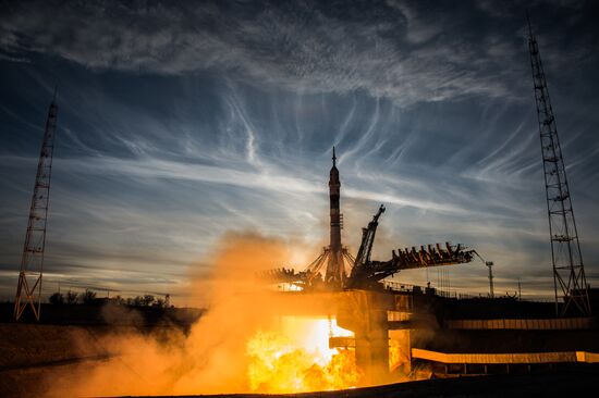 Старт РН "Союз-ФГ" с кораблем "Союз МС-11" с космодрома Байконур