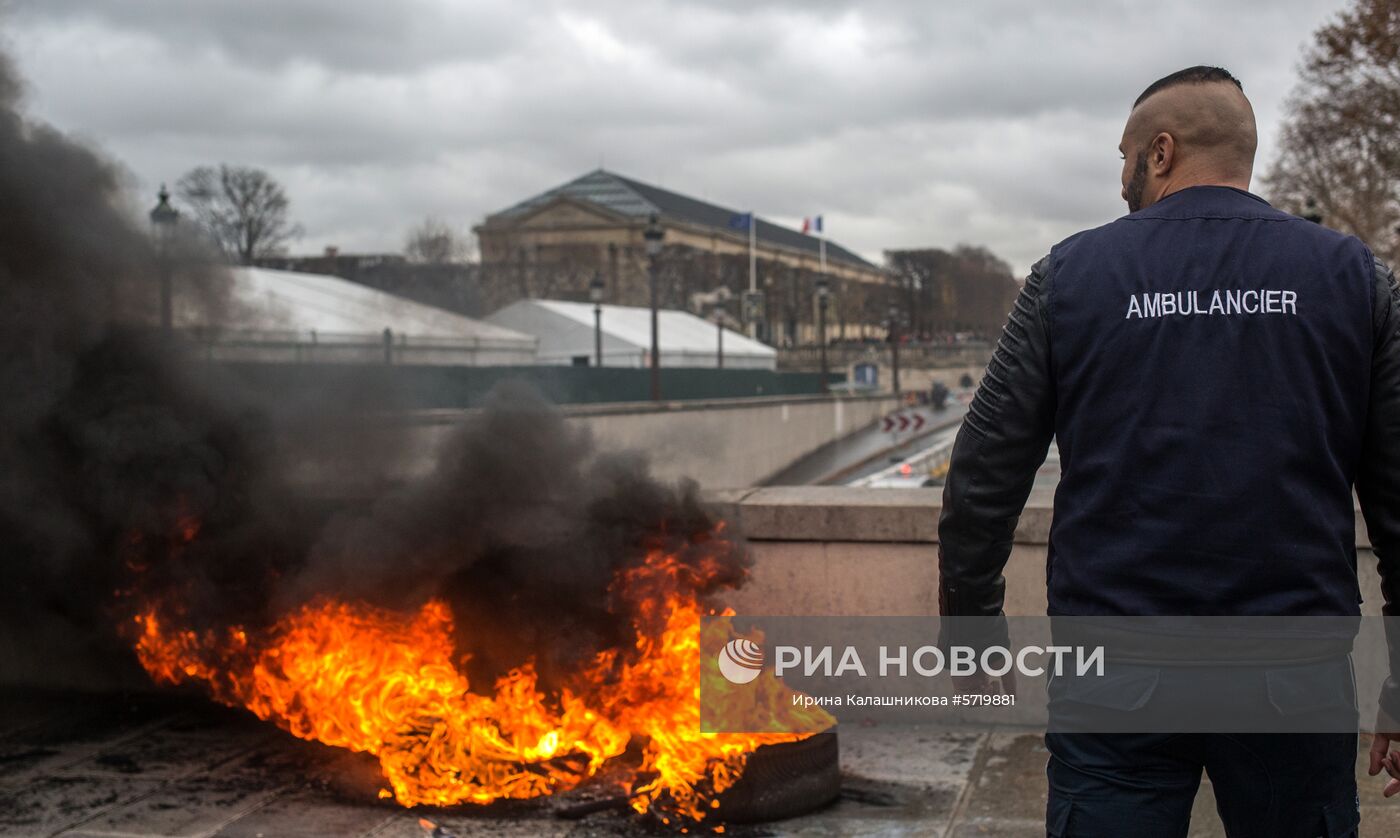 Забастовка работников скорой помощи в Париже