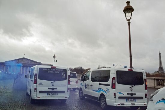 Забастовка работников скорой помощи в Париже