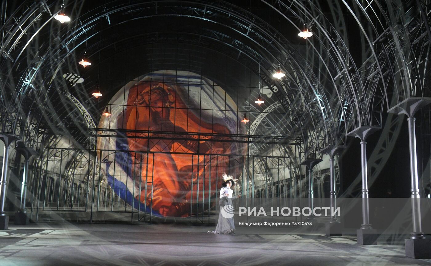 Спектакль "ХХ век. Бал " в МХТ им. А.П. Чехова