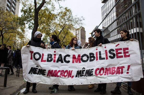 Акция протеста студентов в Париже