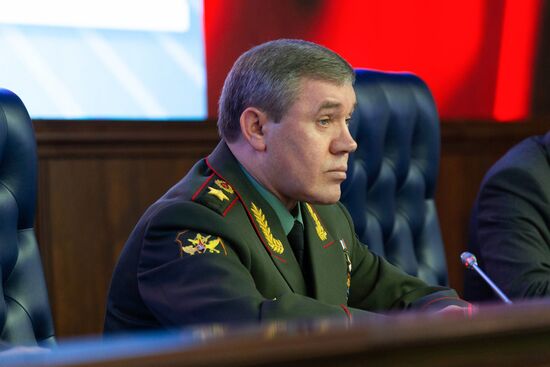Брифинг начальника Генерального штаба Вооруженных сил РФ В. Герасимова
