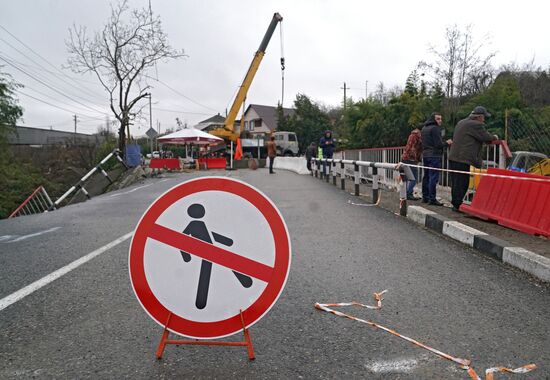 Обрушение моста в Сочи