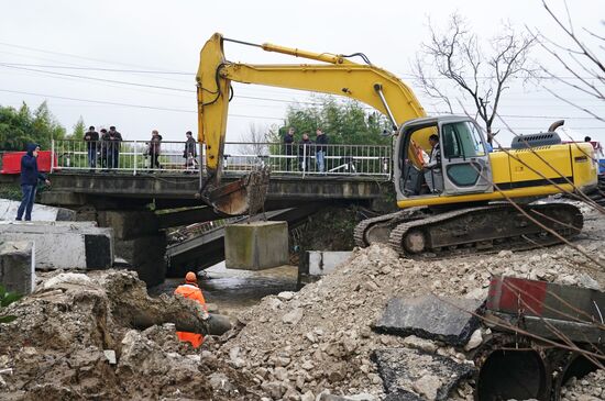 Обрушение моста в Сочи