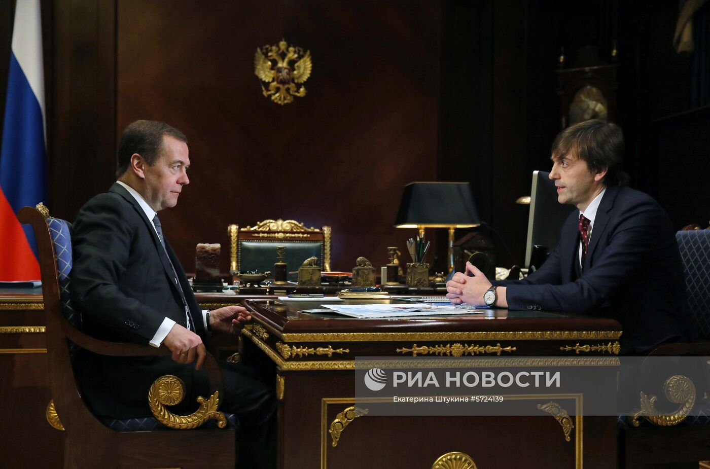 Рабочая встреча премьер-министра РФ Д. Медведева с руководителем Рособрнадзора С. Кравцовым