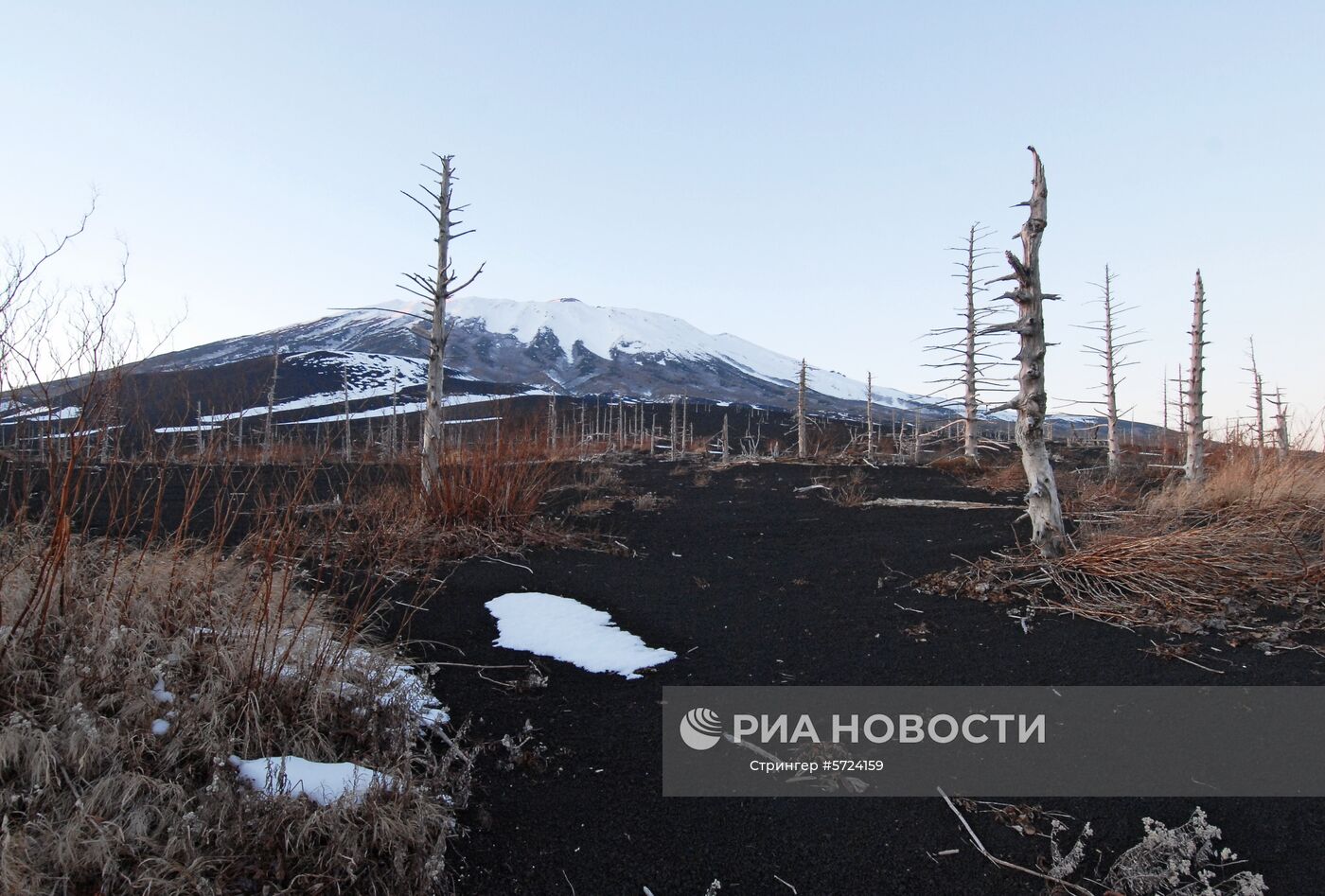 Вулкан Тятя на острове Кунашир. Место: Россия, Сахалинская область. Автор: Стрингер/РИА Новости. Виды России. Курильские острова
