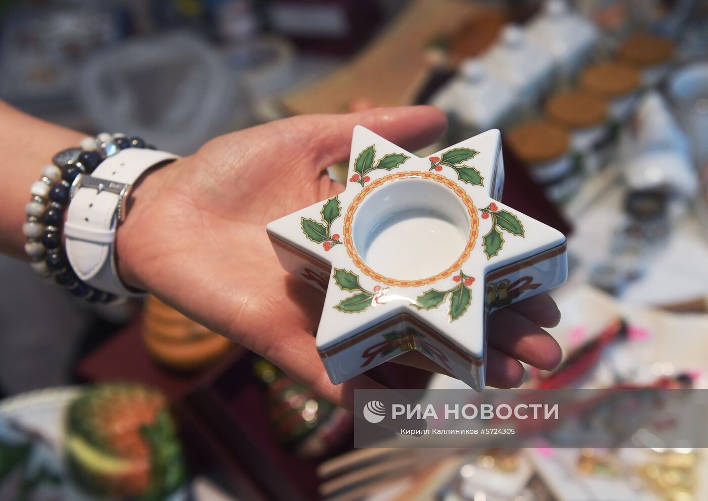 Рождественская ярмарка подарков в ЦДХ