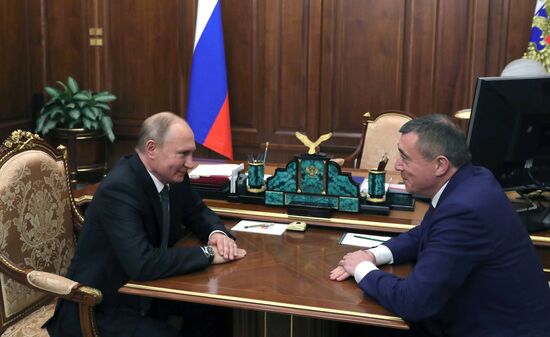 Встреча президента РФ В. Путина с ВРИО губернатора Сахалинской области В. Лимаренко