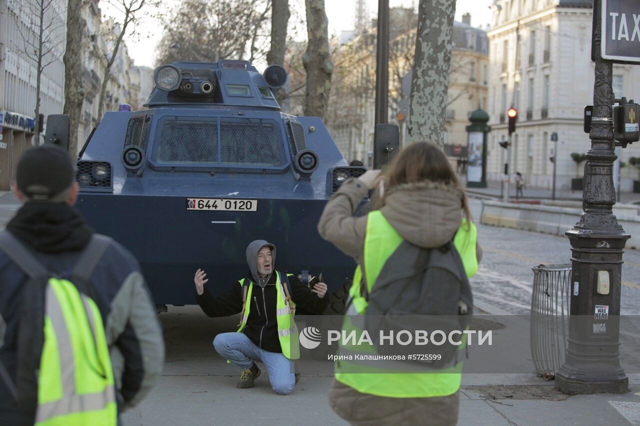 Акция протеста автомобилистов в Париже