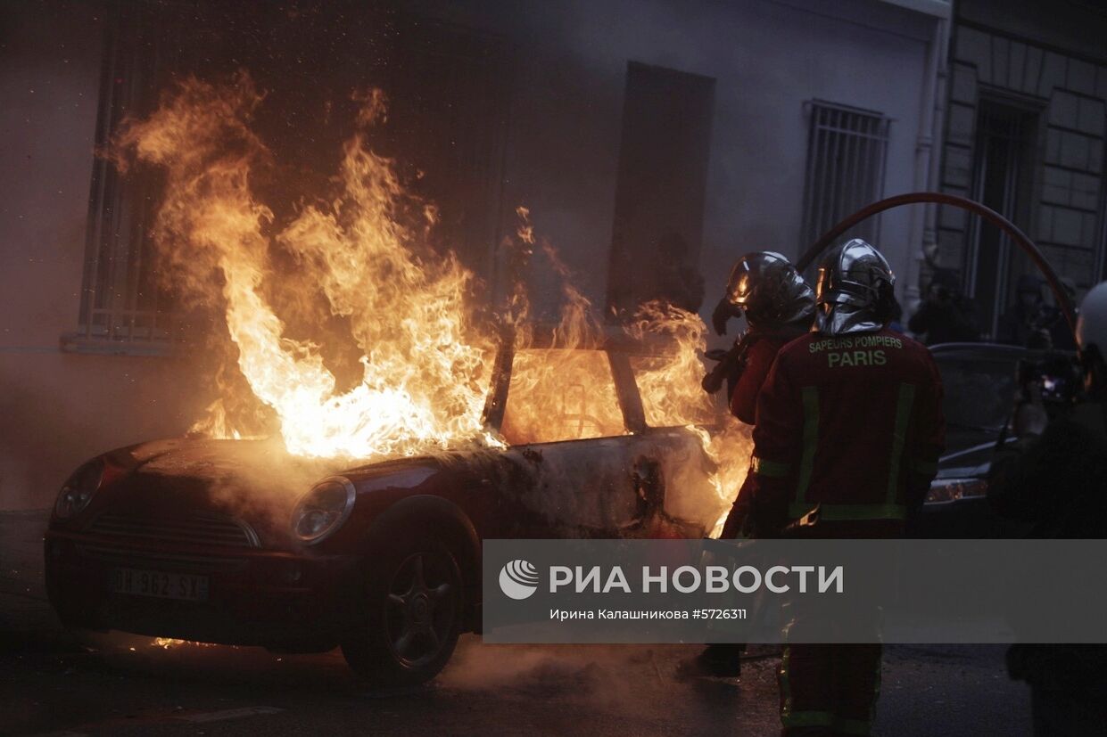 Акция протеста автомобилистов в Париже