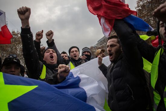 Акция протеста автомобилистов в Париже