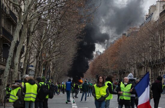 Акция протеста автомобилистов в Париже