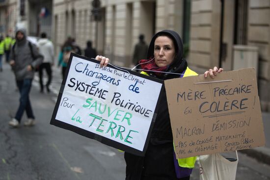 Акция протеста автомобилистов в Париже