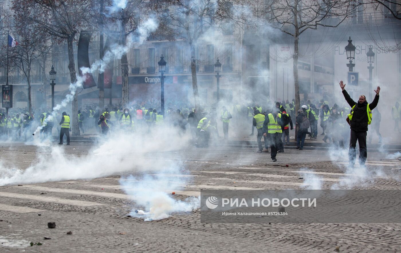 Акция протеста автомобилистов в Париже