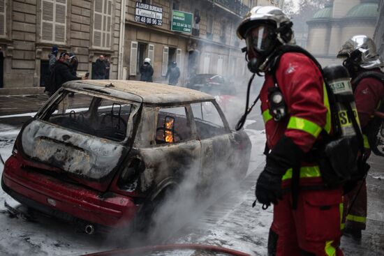 Акция протеста автомобилистов в Париже