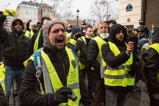 Акция протеста автомобилистов в Париже