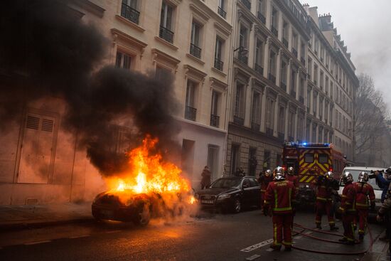 Акция протеста автомобилистов в Париже