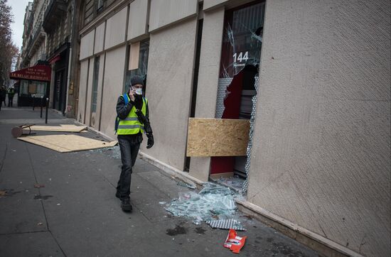 Акция протеста автомобилистов в Париже