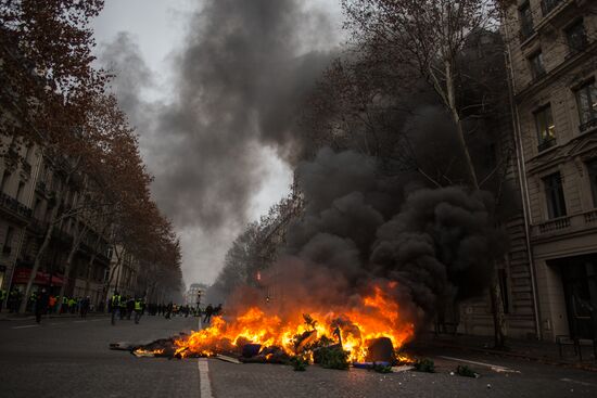 Акция протеста автомобилистов в Париже