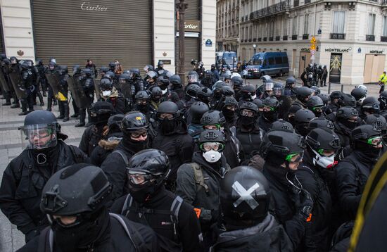 Акция протеста автомобилистов в Париже