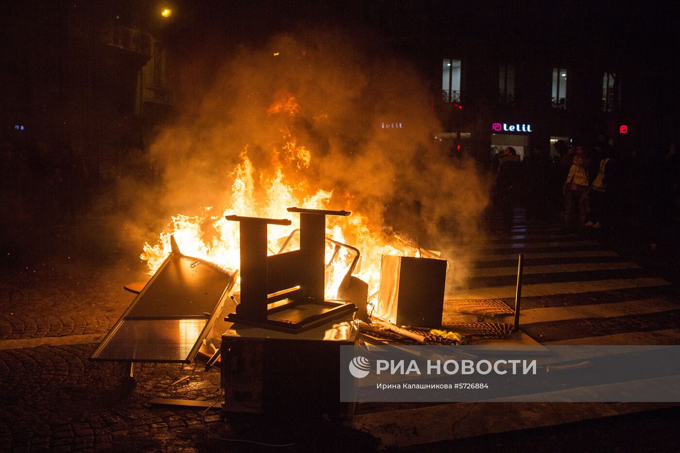 Акция протеста автомобилистов в Париже