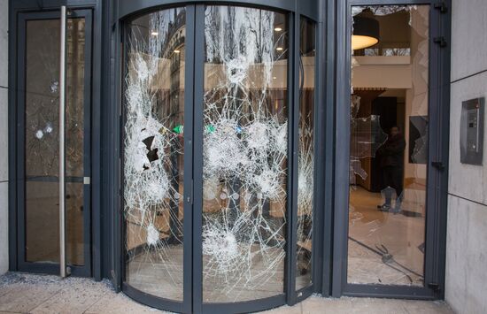 Последствия протестов в Париже 