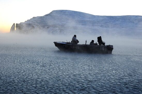 Зимняя охота на нерпу на Чукотке