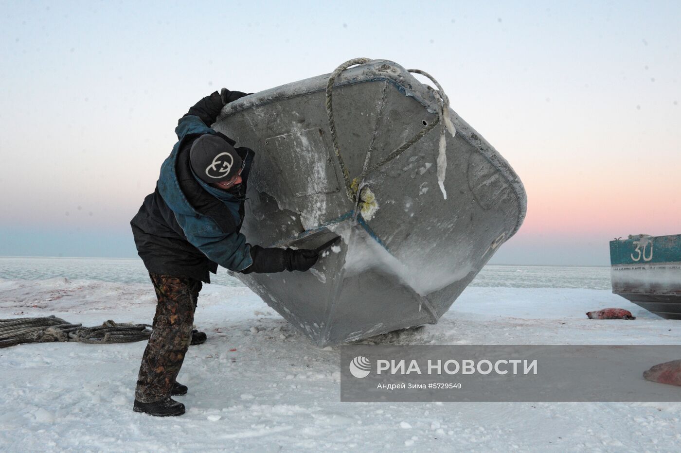 Зимняя охота на нерпу на Чукотке