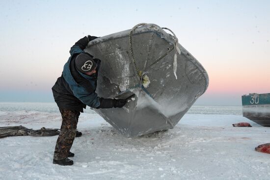 Зимняя охота на нерпу на Чукотке