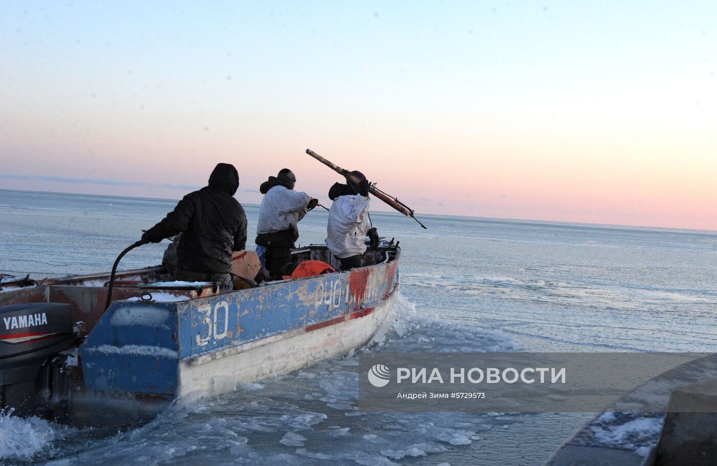 Зимняя охота на нерпу на Чукотке