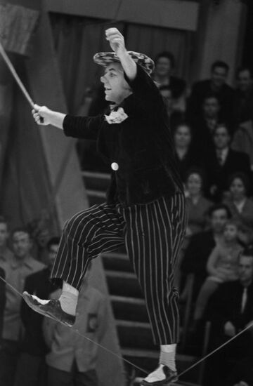 Артист цирка Олег Попов