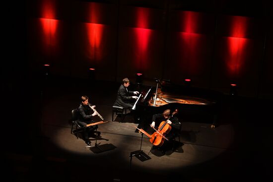 Трио музыкантов из России выступило в Дамаске