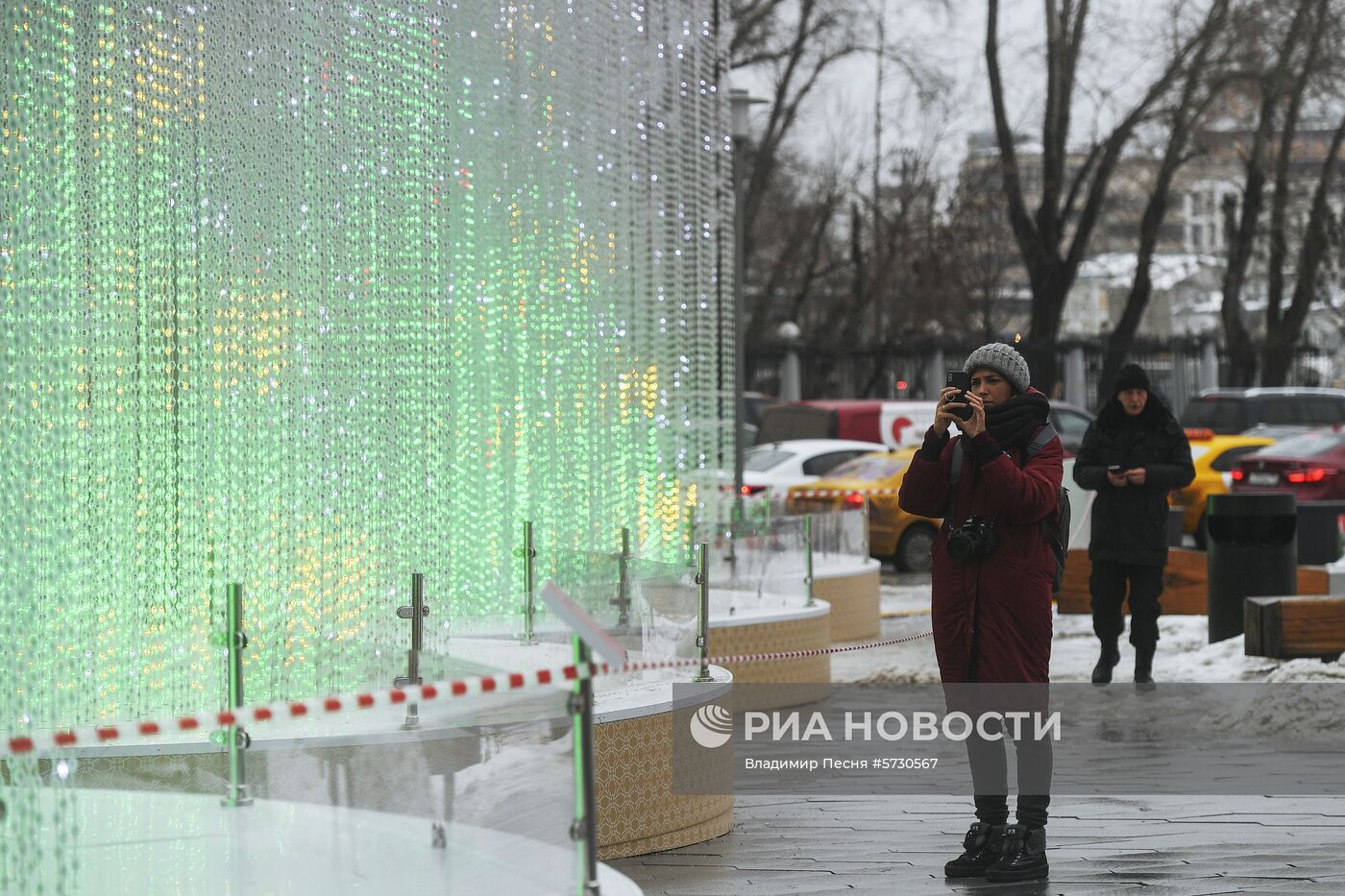 Монтаж новогодних конструкций в Москве 