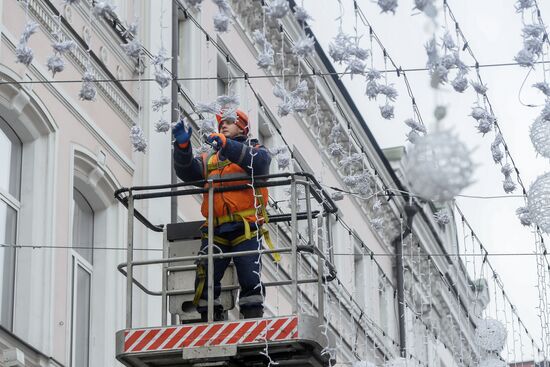 Монтаж новогодних конструкций в Москве 