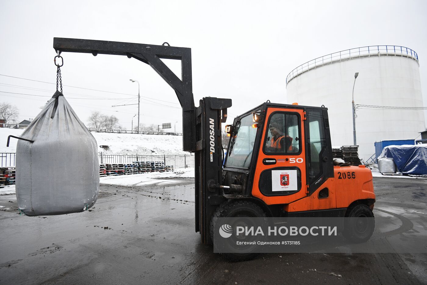 Склад противогололедных материалов в Москве