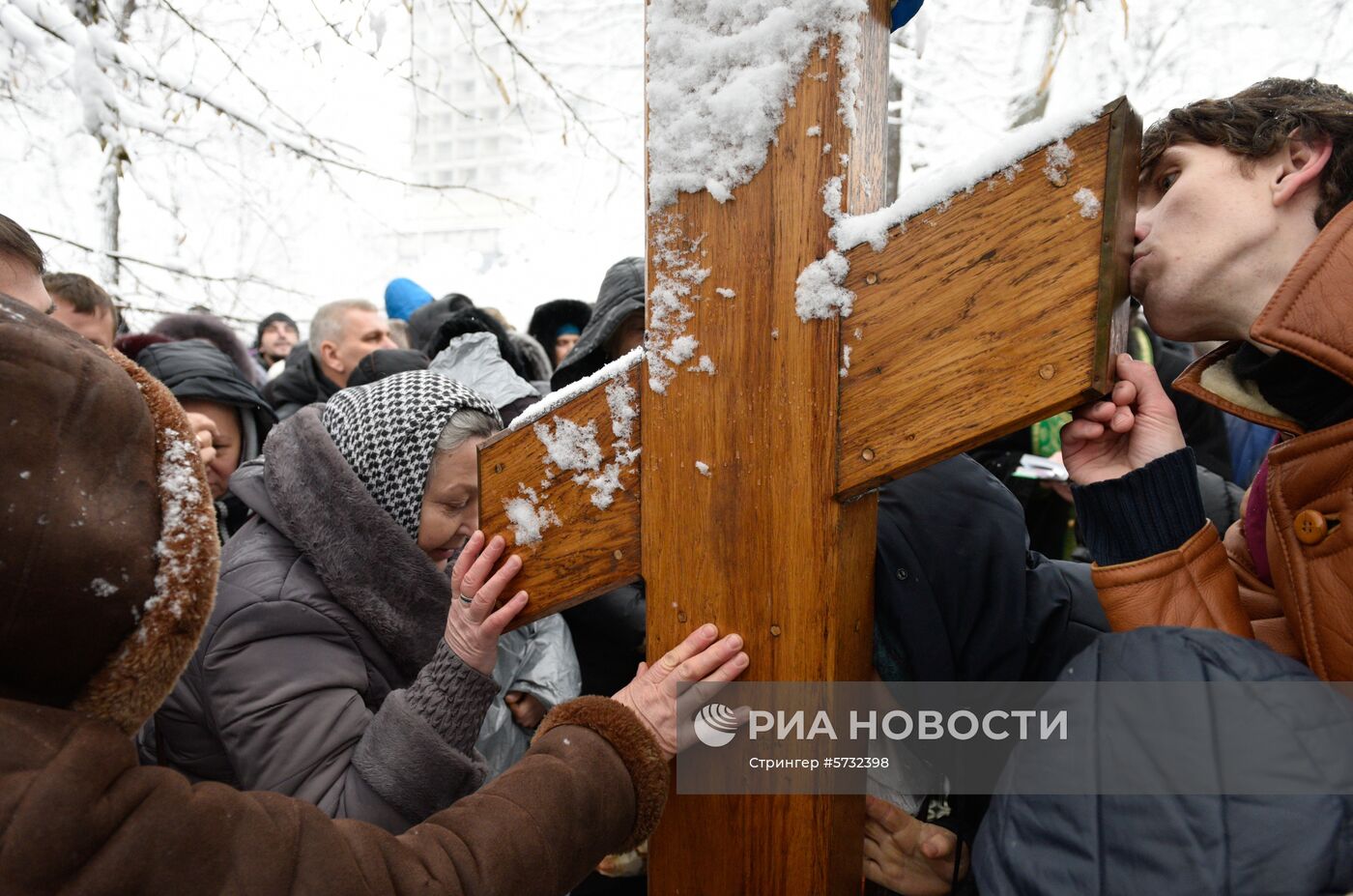 Акция прихожан УПЦ МП против Объединительного собора на Украине