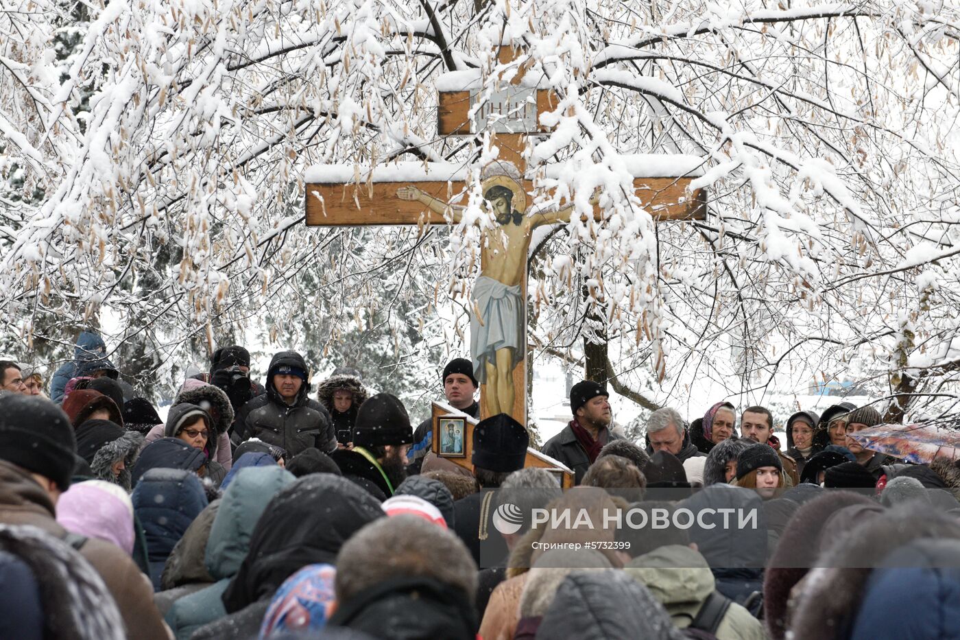 Акция прихожан УПЦ МП против Объединительного собора на Украине